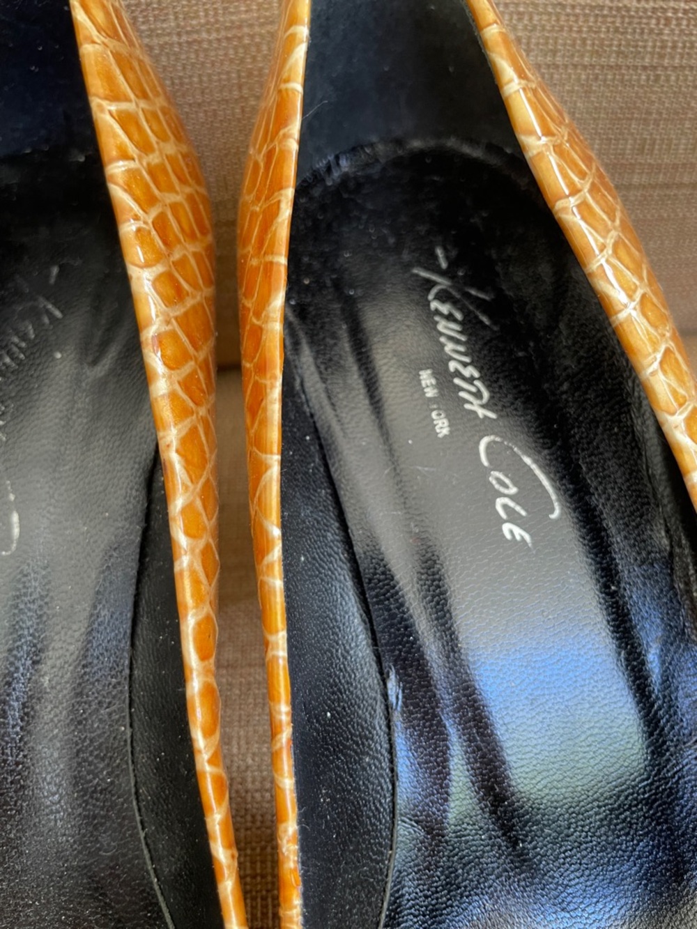 Kenneth Cole Tan Croc-Embossed Pointed Mid Heel Pumps - Picture 7 of 8